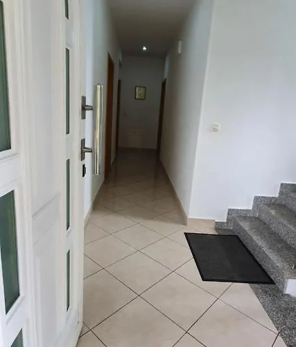Sunny Apartment *